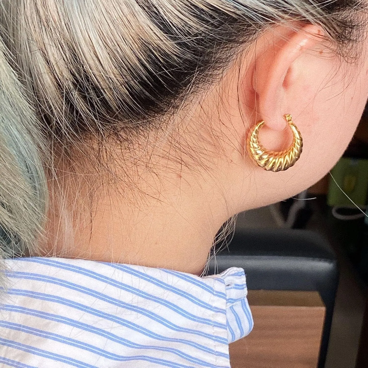 925 Sterling Silver Shrimp-textured Medium Oval Hoop Earrings 14K Gold Plated Chunky Hoop Earrings Set for Women Hypoallergenic with Hinged Clasp | Various Sizes for Women and