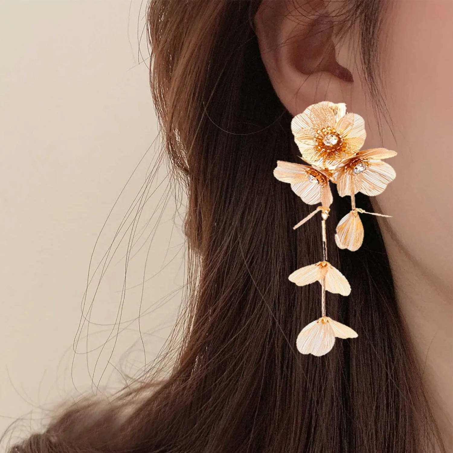 Gold Metal Flower Long Tassel Earrings for Women Crystal Floral Drop Dangle Earrings Statement Bar Ear Drop for Women Bohemian Jewelry for Women